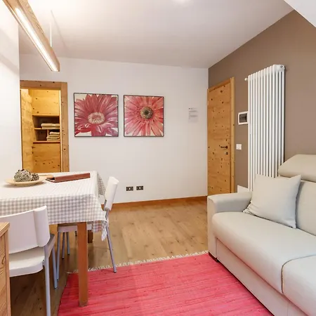Casa Al Rin شقة إيزولاشيا